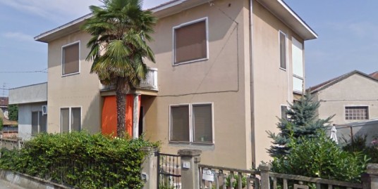 Vendesi casa indipendente a BorgoVercelli